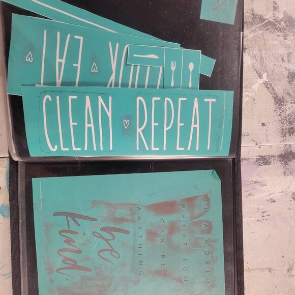 Bundle 7 ~ Reusable Silk Screen Stencils ~ 10 x 13 Binder ~Mom, Dad, Pets - Picture 12 of 16